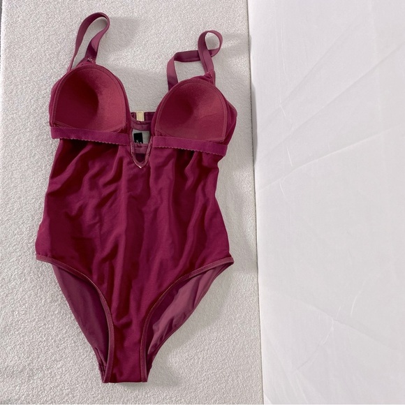 Niptuck Swim Burgundy One Piece Bathing Suit Swimsuit 10 - Picture 7 of 12
